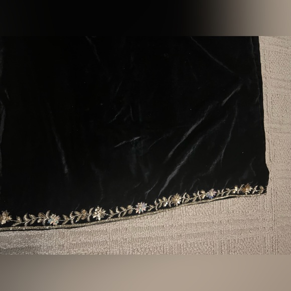 Punjabi, plazo suit with velvet dupatta ( shawl), available in Dupatta also - Picture 10 of 13